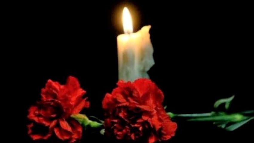 garoafe si lumanare doliu